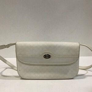 Women’s Vintage Gucci Monogram Flap Elegant White Leather Crossbody Bag